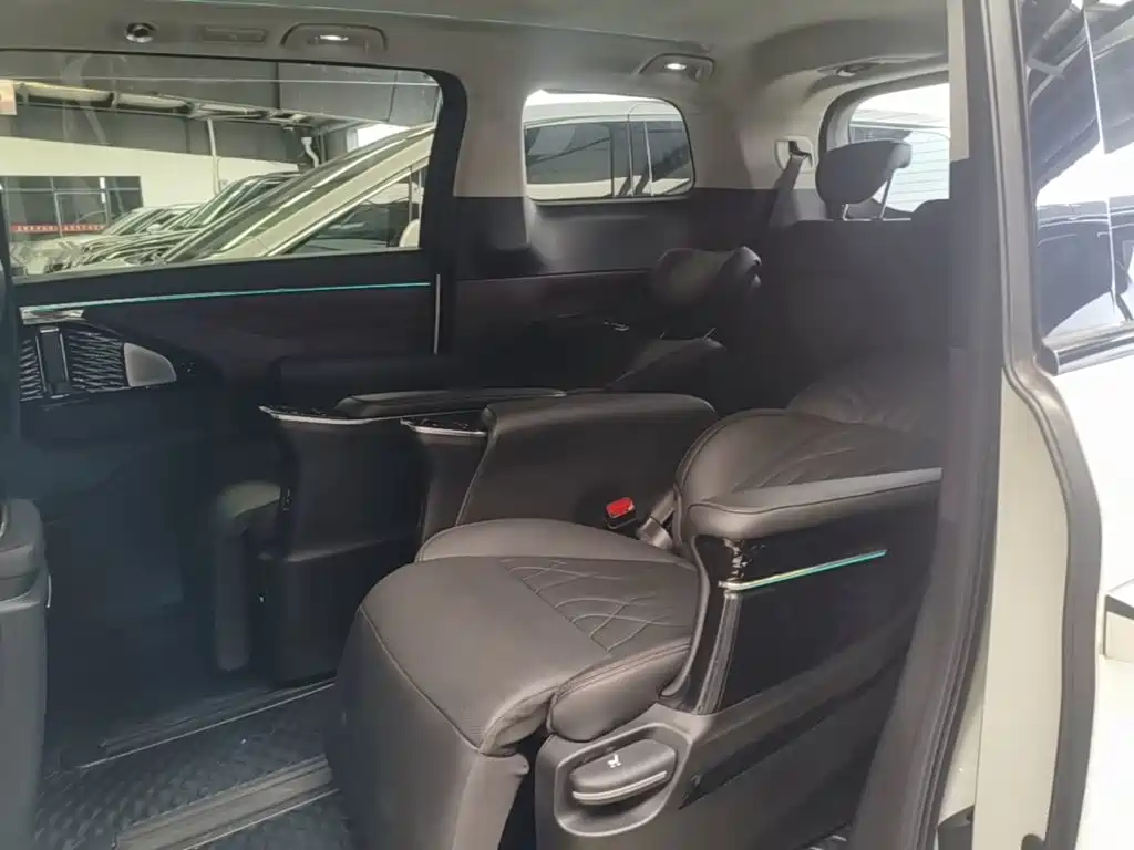 GAC Motor Trumpchi M8 — фото 13