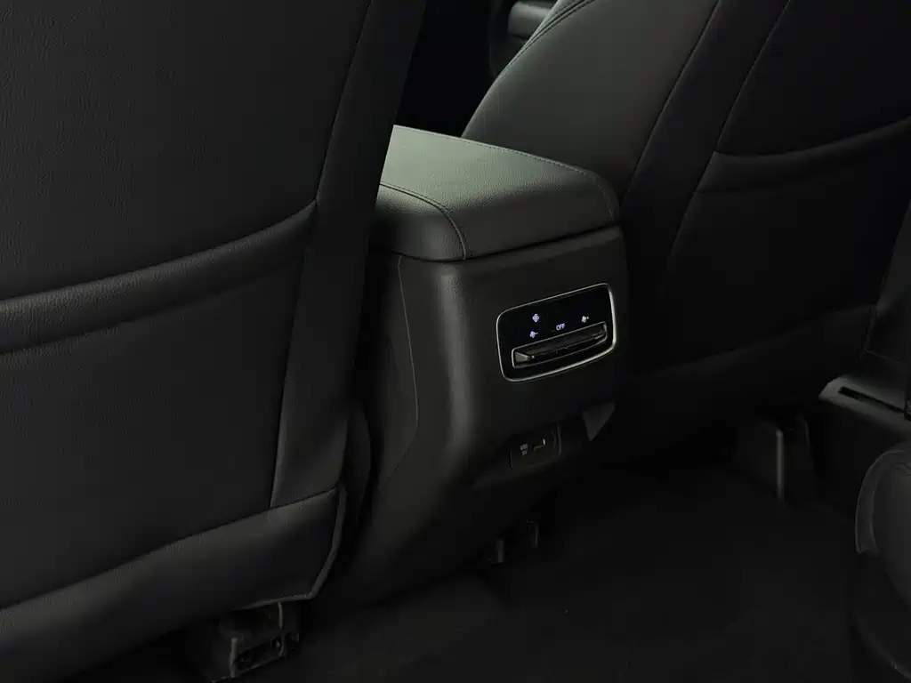 GAC Motor Trumpchi M6 — фото 14