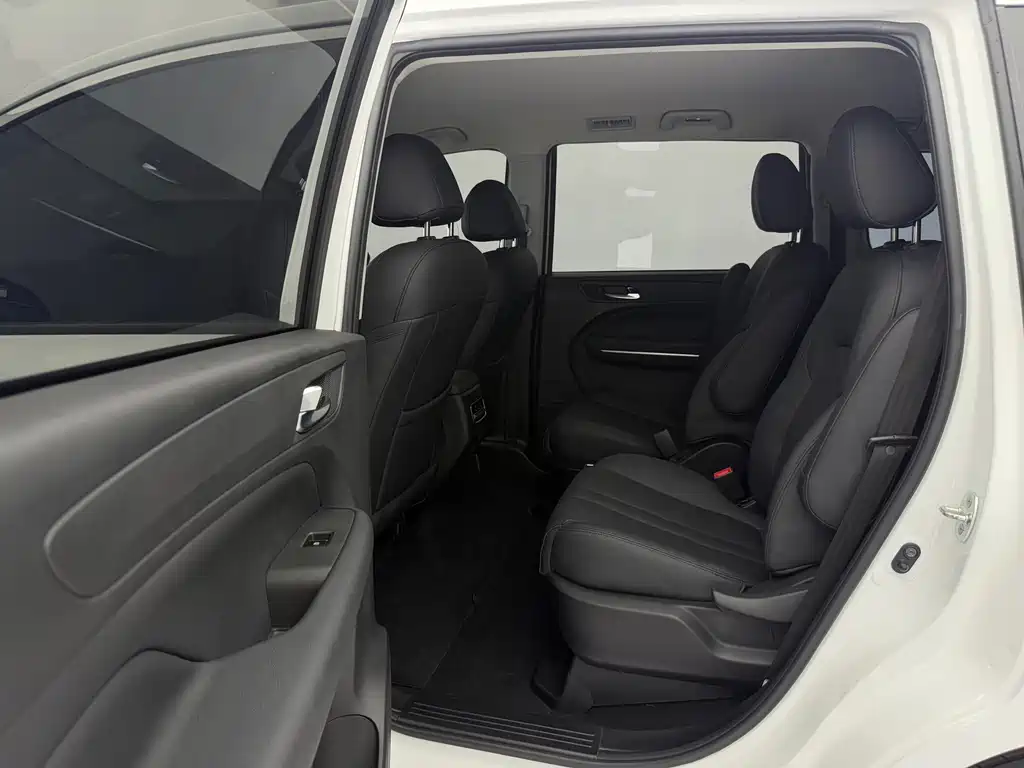 GAC Motor Trumpchi M6 — фото 16