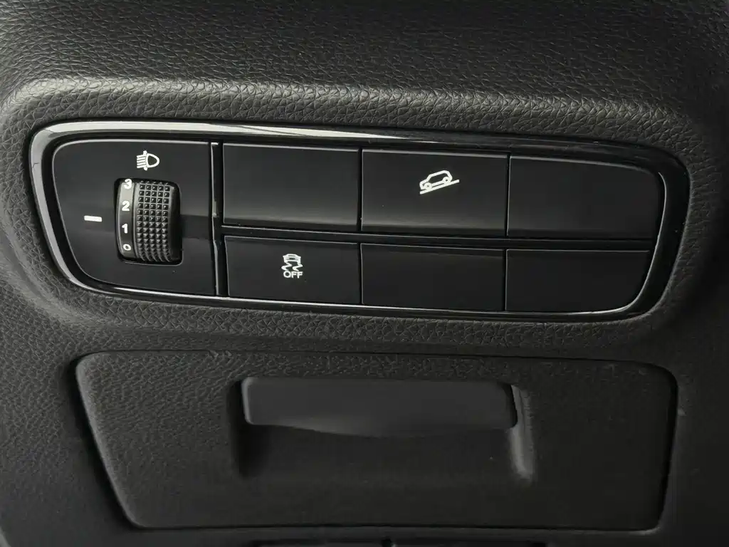 GAC Motor Trumpchi M6 — фото 20
