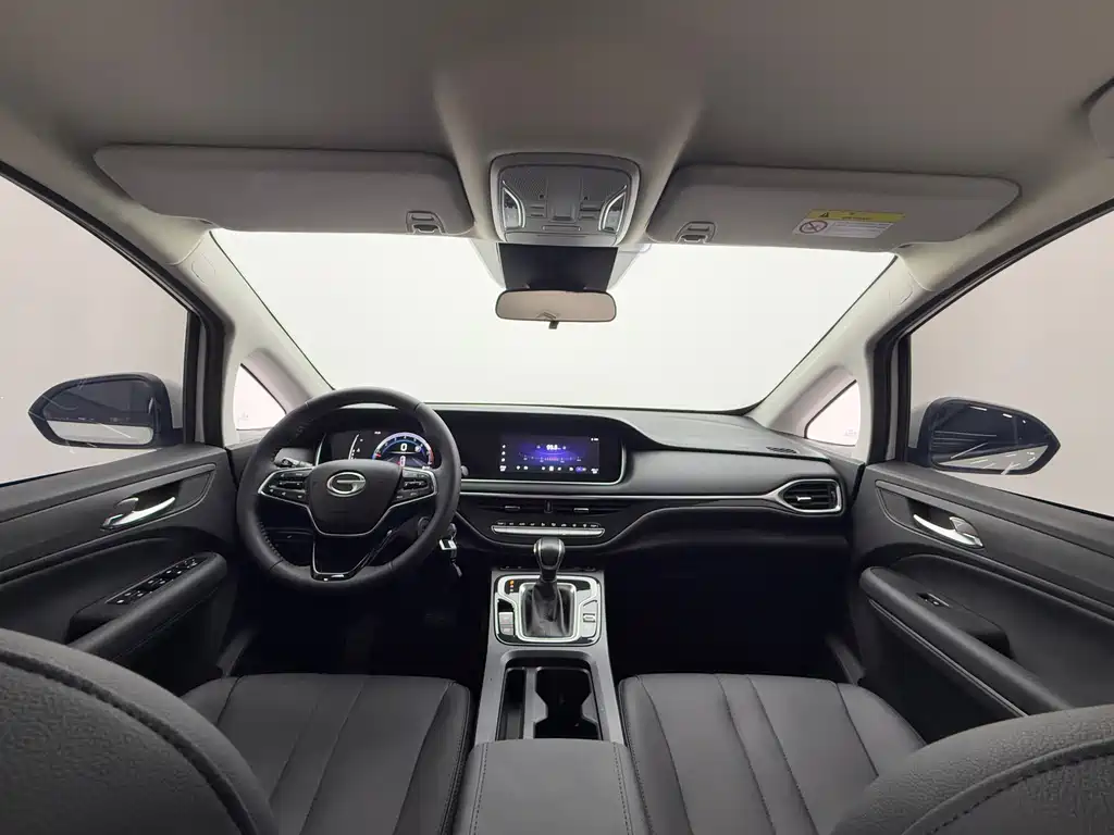 GAC Motor Trumpchi M6 — фото 10