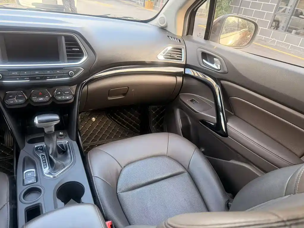 GAC Motor Trumpchi GS4 — фото 17