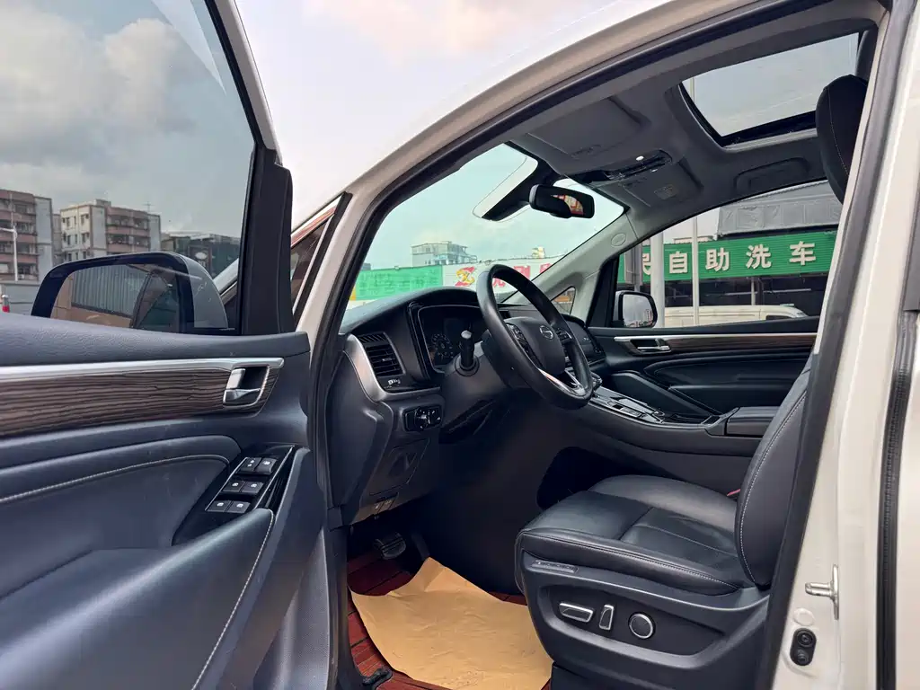GAC Motor Trumpchi M8 — фото 9