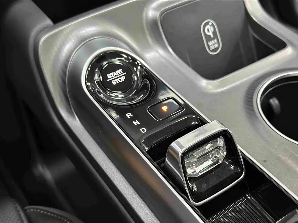 GAC Motor Trumpchi E8 — фото 14