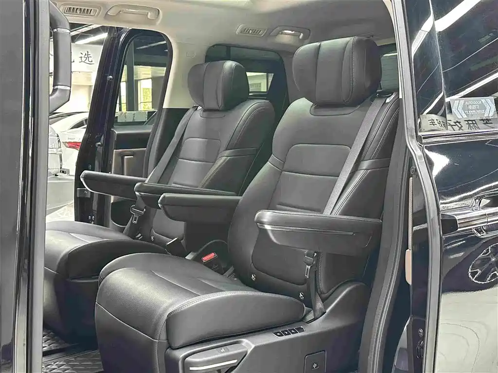 GAC Motor Trumpchi E8 — фото 15