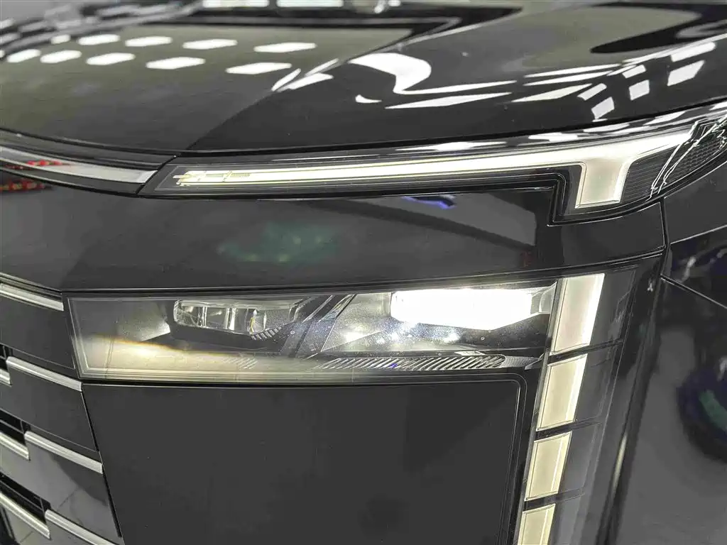 GAC Motor Trumpchi E8 — фото 7
