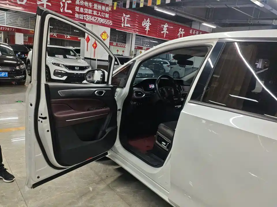 GAC Motor Trumpchi M6 — фото 3