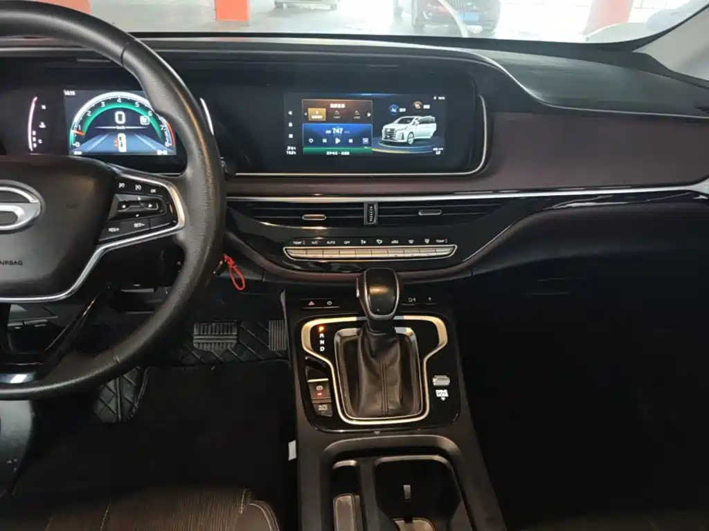 GAC Motor Trumpchi M6 — фото 13