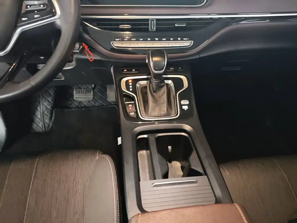 GAC Motor Trumpchi M6 — фото 14