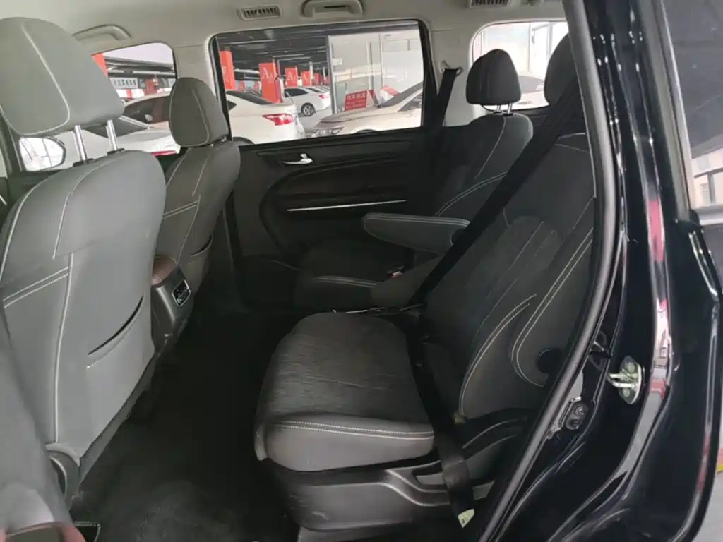 GAC Motor Trumpchi M6 — фото 17