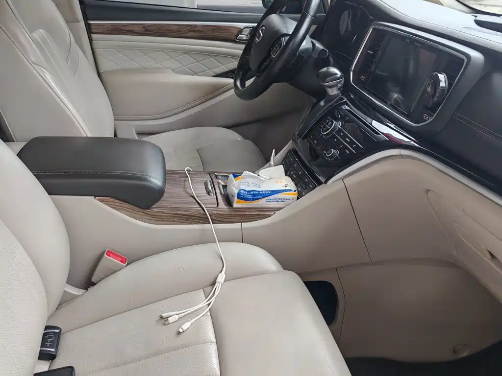 GAC Motor Trumpchi M8 — фото 10
