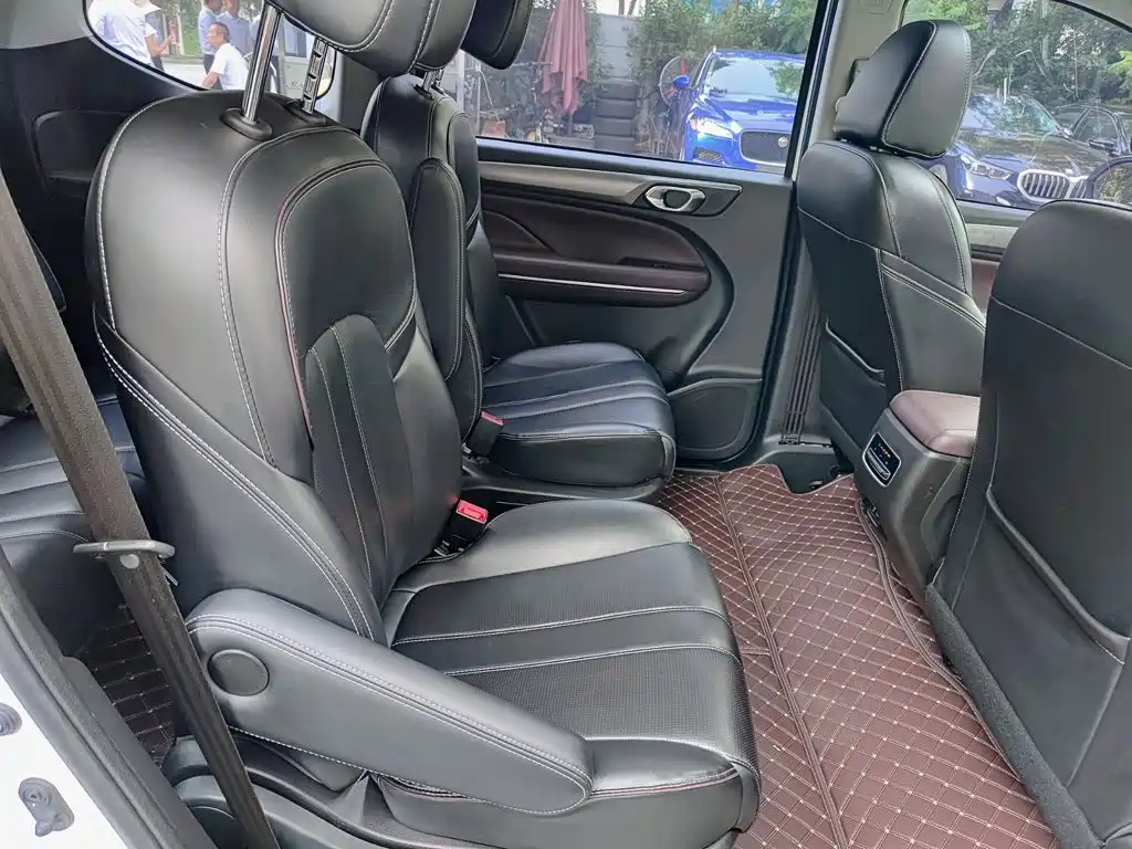 GAC Motor Trumpchi M6 — фото 11