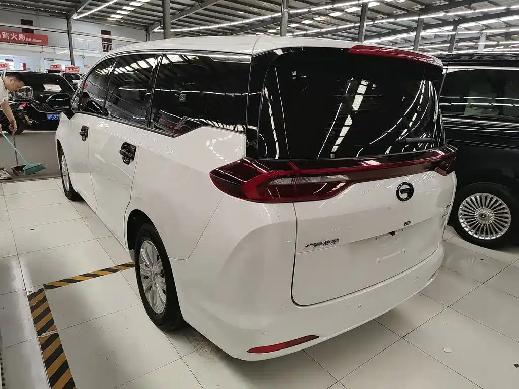 GAC Motor Trumpchi M6 — фото 13