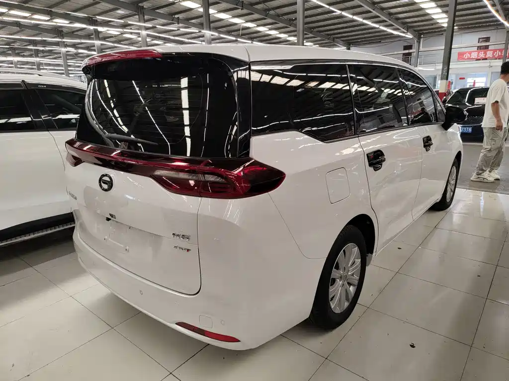 GAC Motor Trumpchi M6 — фото 15