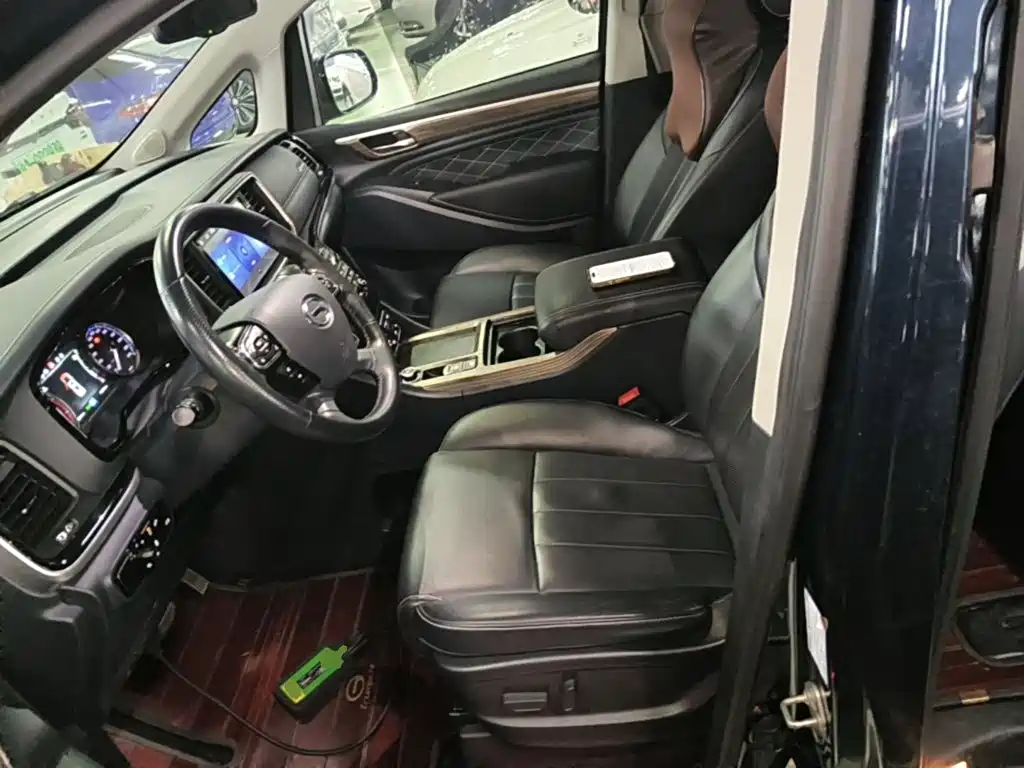 GAC Motor Trumpchi M8 — фото 36