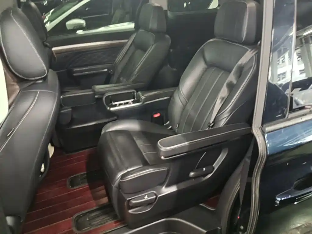 GAC Motor Trumpchi M8 — фото 38