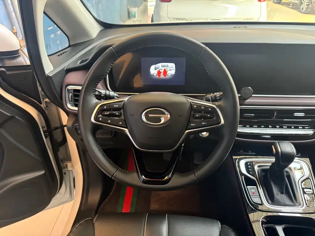 GAC Motor Trumpchi M6 — фото 6