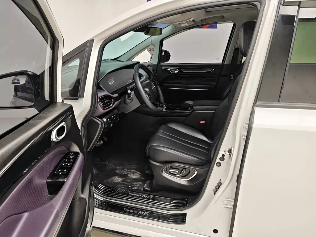 GAC Motor Trumpchi M6 — фото 13