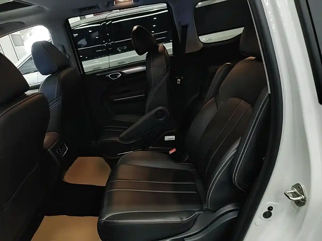 GAC Motor Trumpchi M6 — фото 17