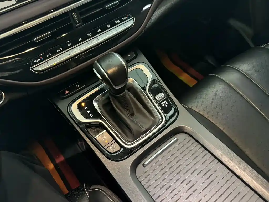 GAC Motor Trumpchi M6 — фото 13