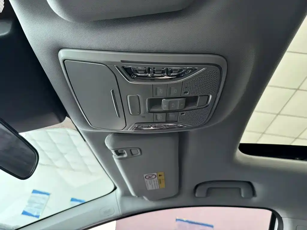 GAC Motor Trumpchi M6 — фото 14