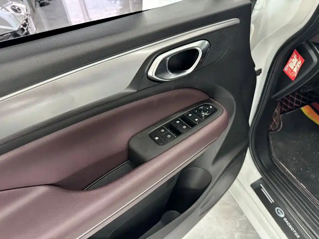 GAC Motor Trumpchi M6 — фото 10