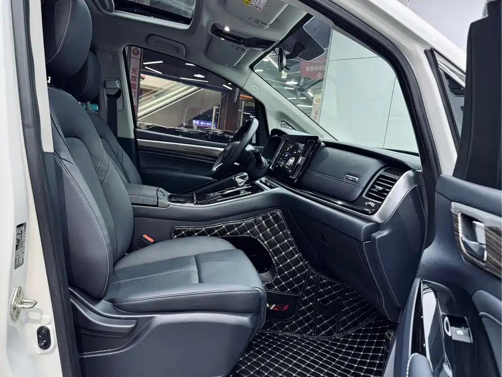 GAC Motor Trumpchi M8 — фото 17