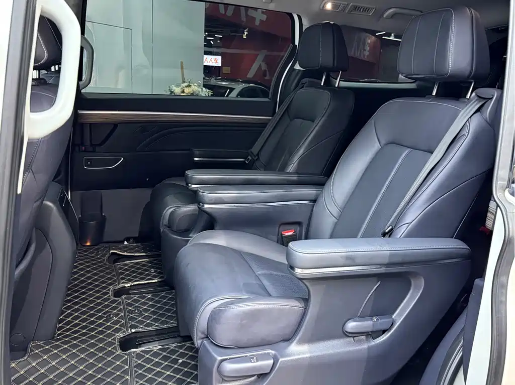 GAC Motor Trumpchi M8 — фото 10