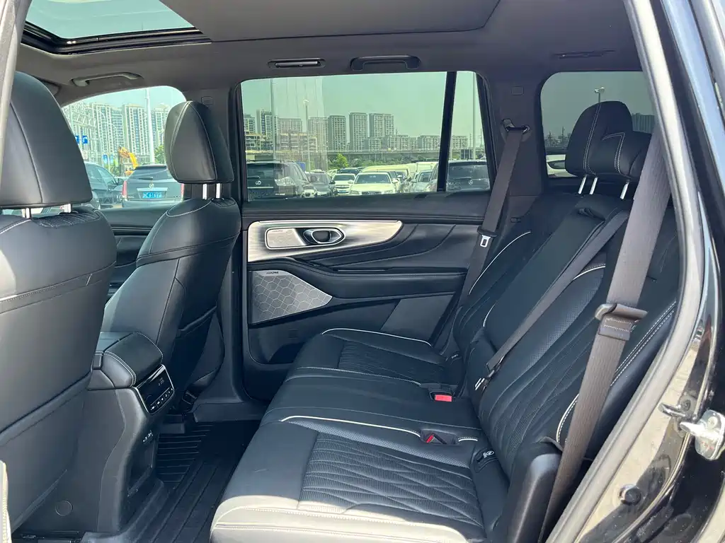 GAC Motor Trumpchi GS8 — фото 20