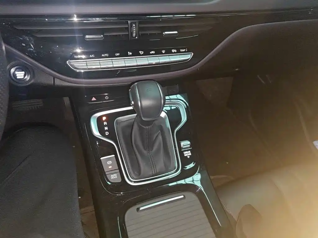 GAC Motor Trumpchi M6 — фото 14