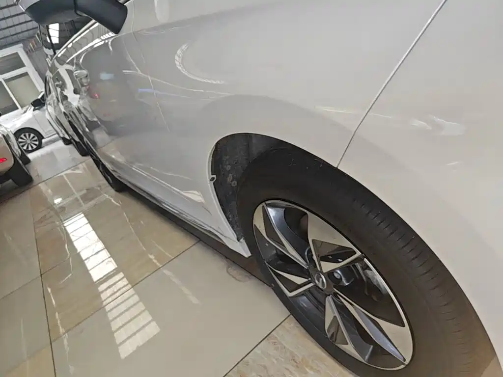 GAC Motor Trumpchi M6 — фото 21