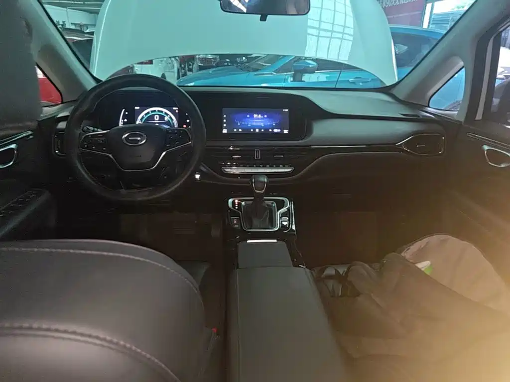 GAC Motor Trumpchi M6 — фото 10