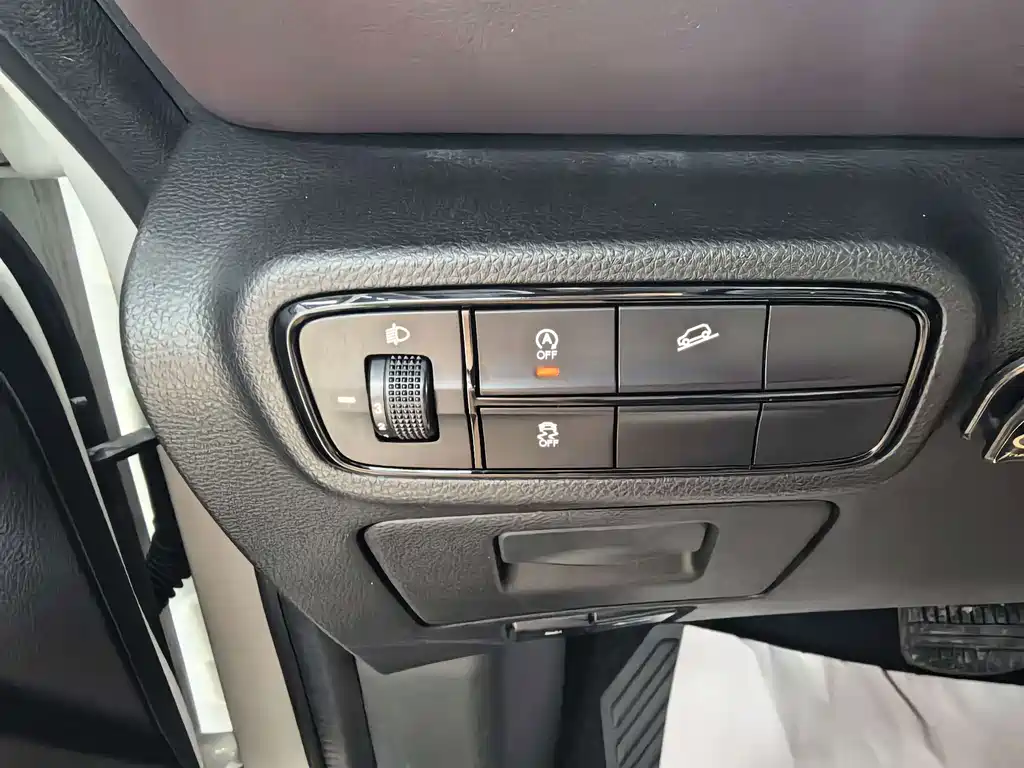 GAC Motor Trumpchi M6 — фото 14