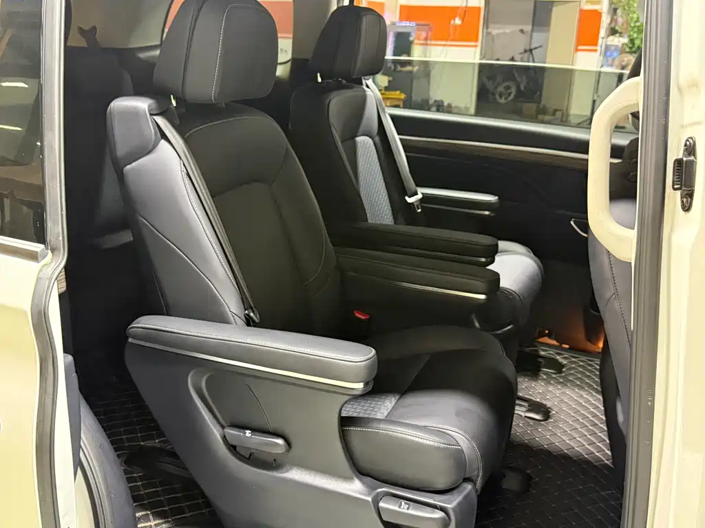 GAC Motor Trumpchi M8 — фото 11