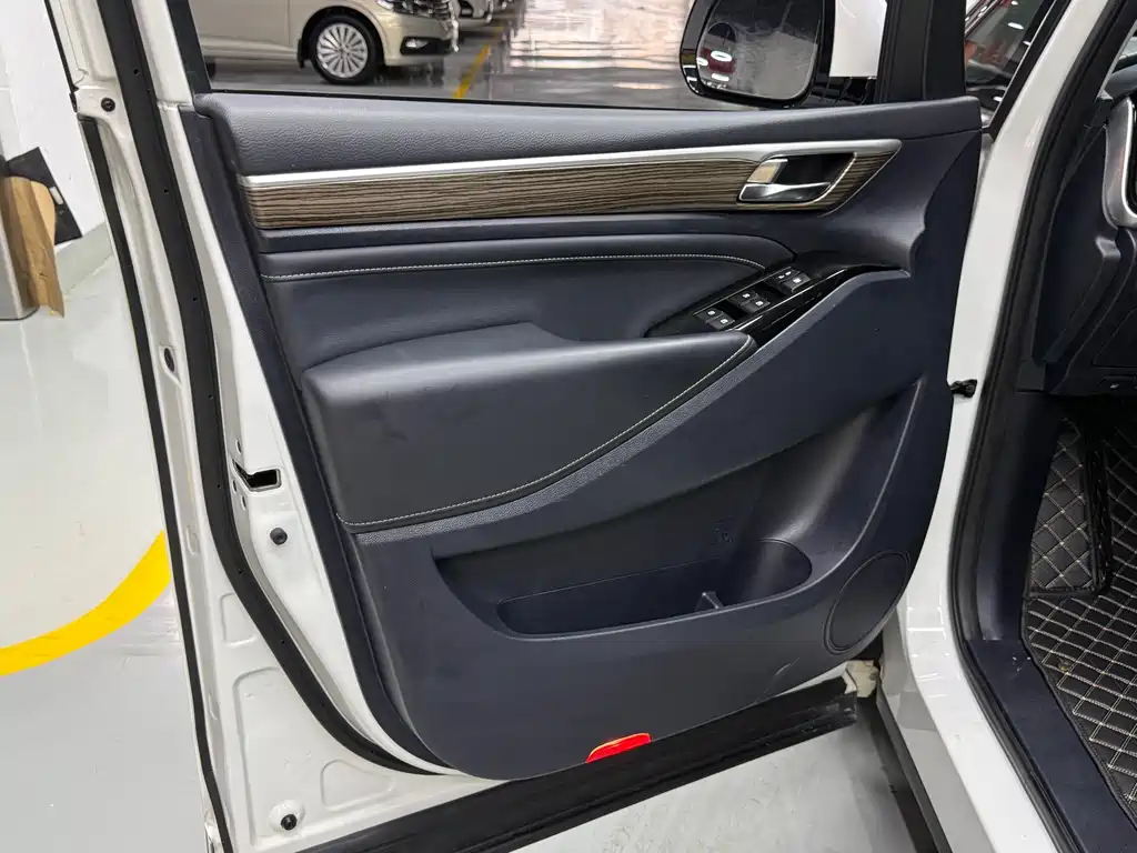 GAC Motor Trumpchi M8 — фото 19