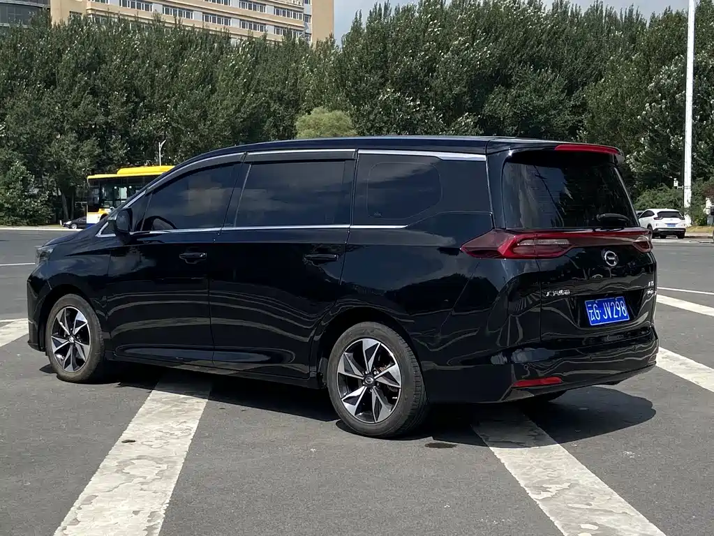 GAC Motor Trumpchi M6 — фото 17