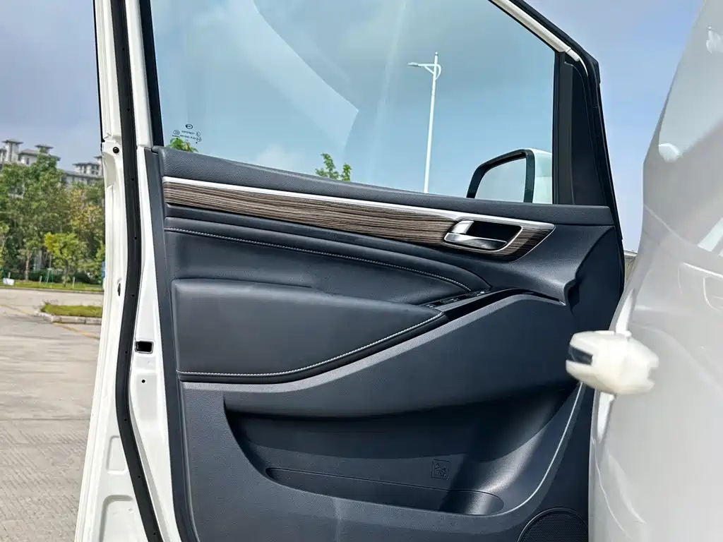 GAC Motor Trumpchi M8 — фото 19