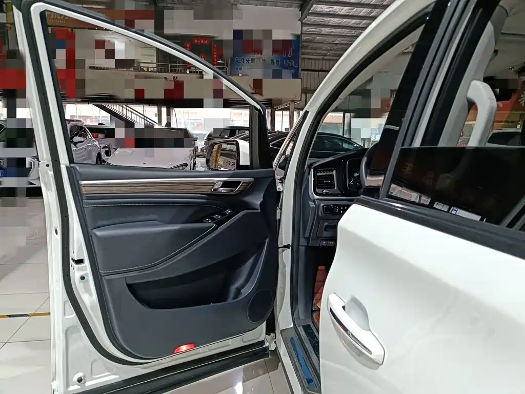 GAC Motor Trumpchi M8 — фото 13