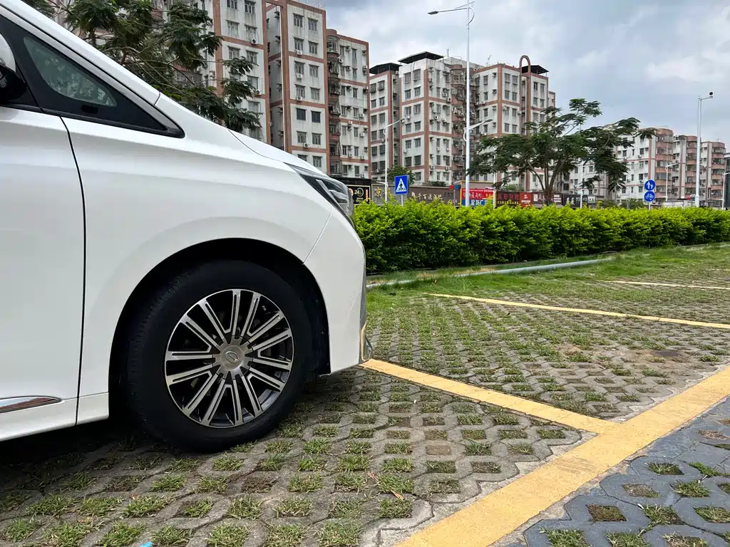 GAC Motor Trumpchi M8 — фото 17