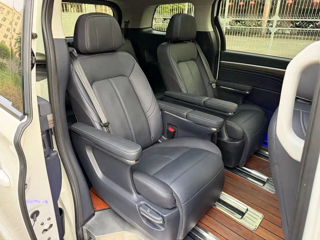 GAC Motor Trumpchi M8 — фото 23