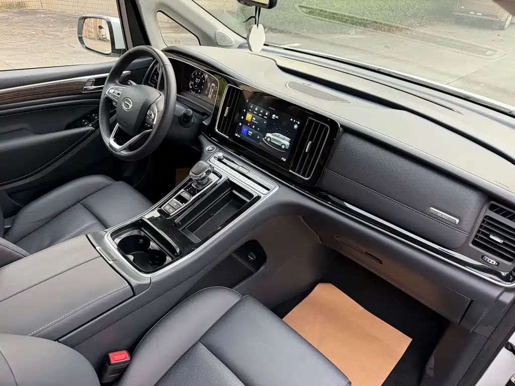 GAC Motor Trumpchi M8 — фото 24