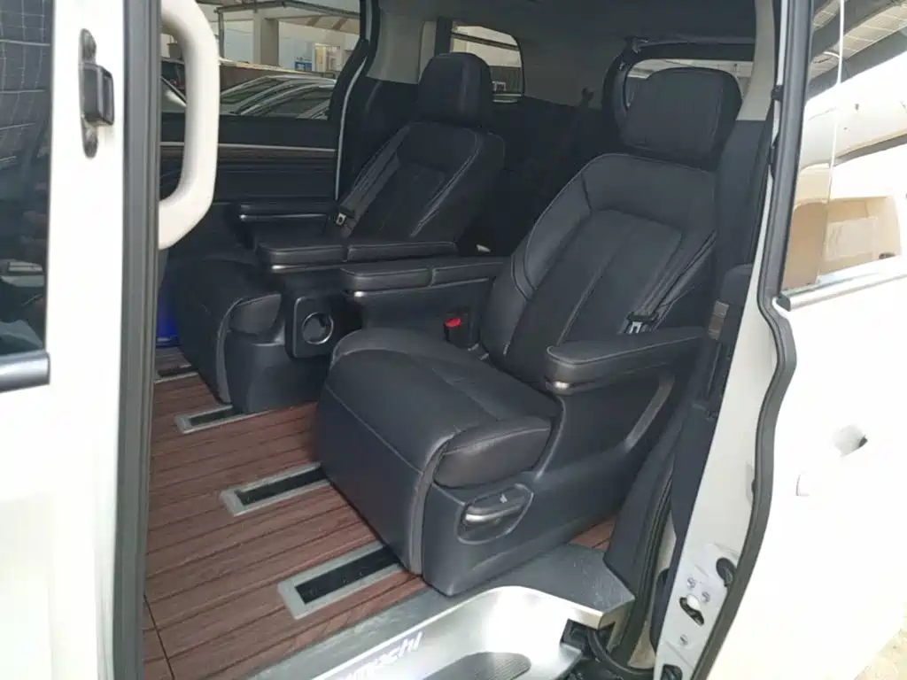 GAC Motor Trumpchi M8 — фото 17