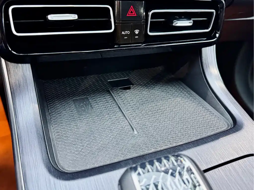 GAC Motor Trumpchi GS8 — фото 17