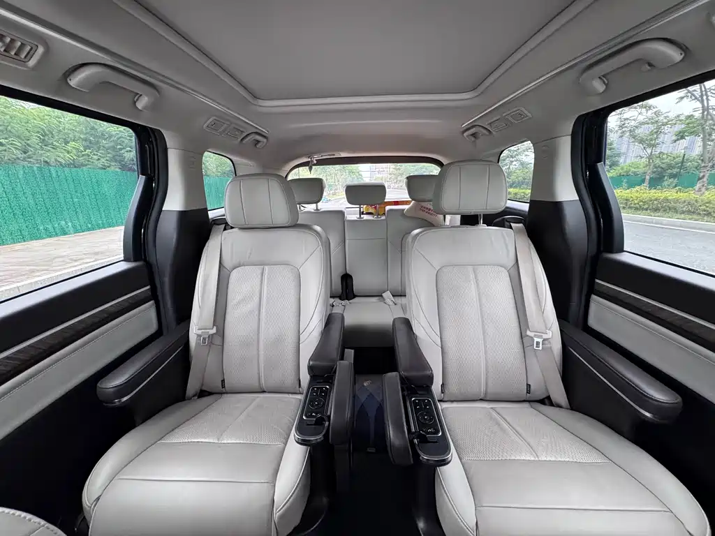 GAC Motor Trumpchi M8 — фото 19