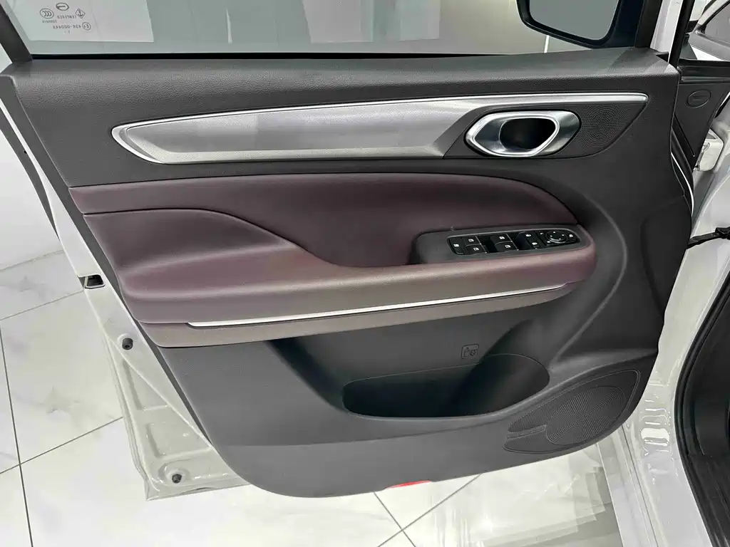 GAC Motor Trumpchi M6 — фото 11