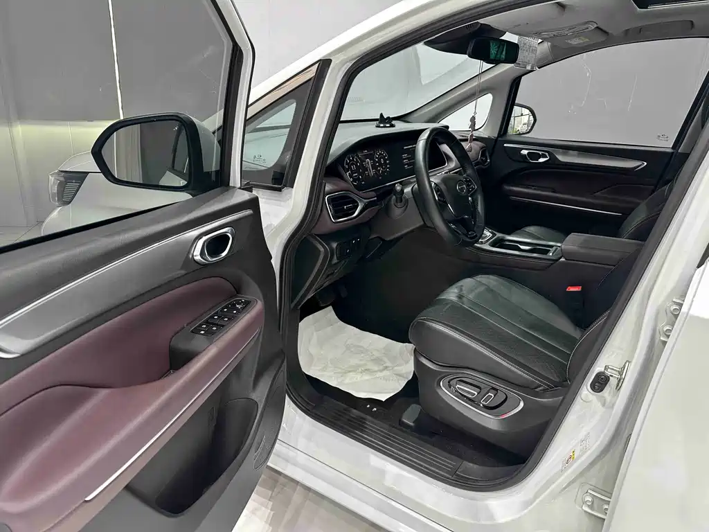 GAC Motor Trumpchi M6 — фото 7