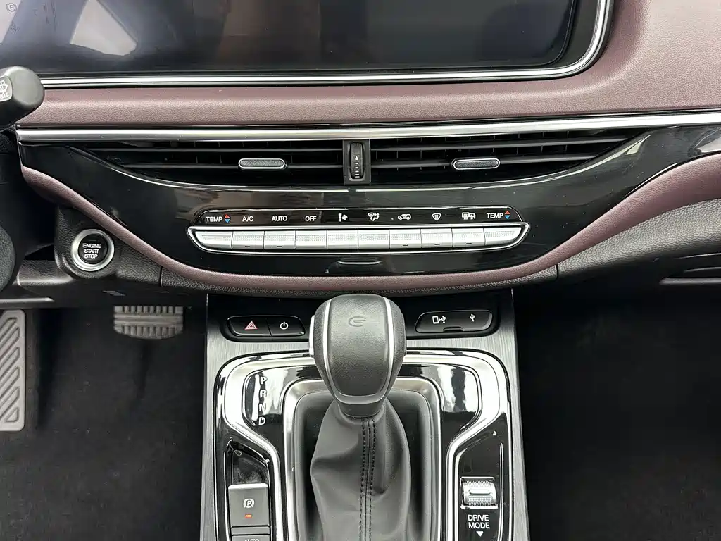 GAC Motor Trumpchi M6 — фото 15