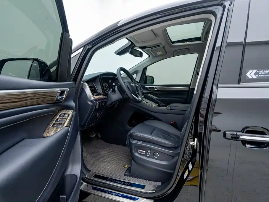 GAC Motor Trumpchi M8 — фото 15