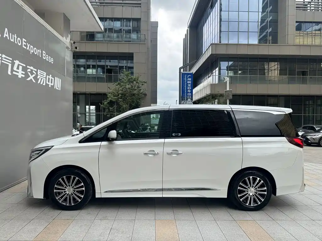 GAC Motor Trumpchi M8 — фото 3