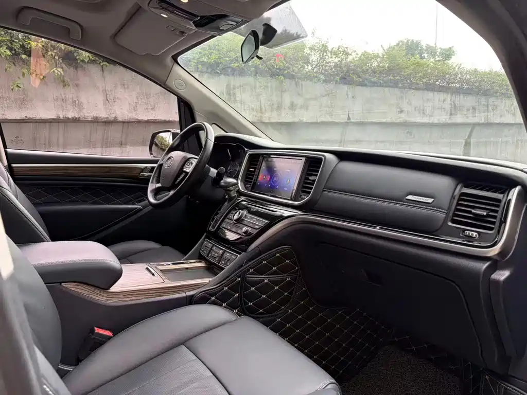 GAC Motor Trumpchi M8 — фото 14